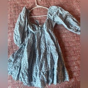 cute light blue floral sundress!